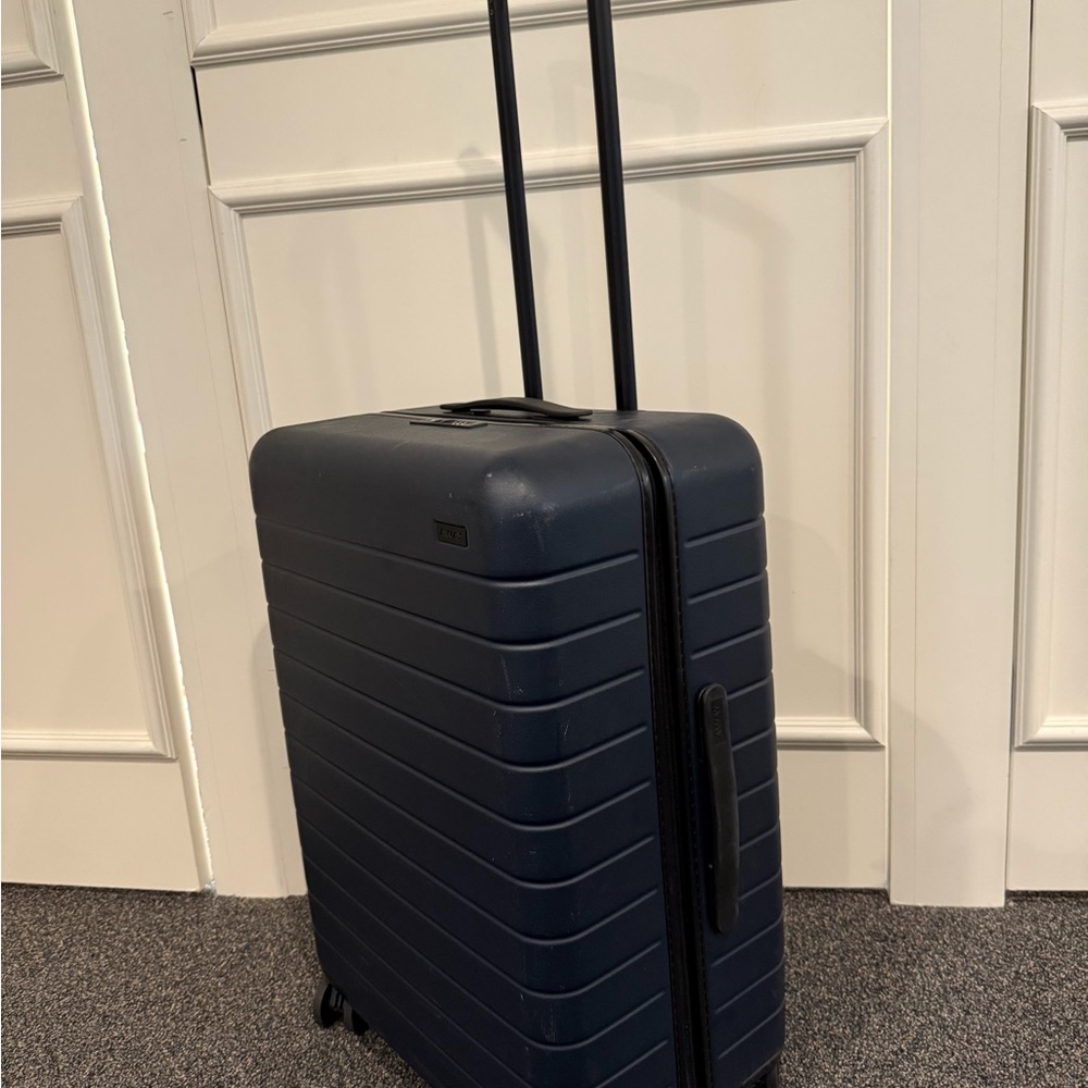Away ‘Medium’ Midnight Blue Travel Suitcase - Picture 2 of 13